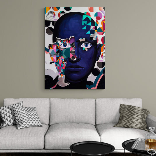 Retrato contemporáneo abstracto de hombre con collage geométrico en tonos azules y patrones coloridos