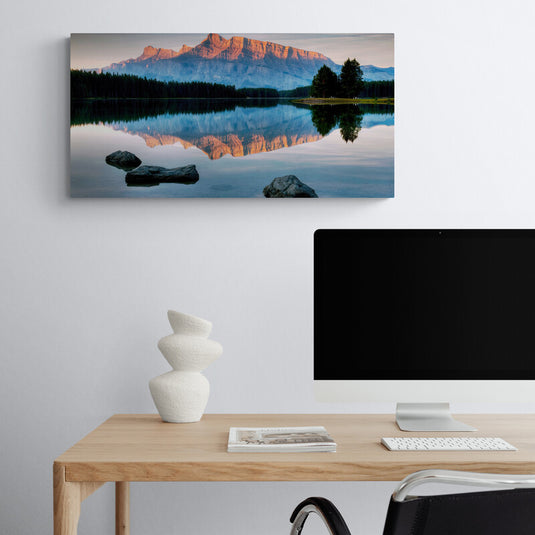 Cuadro_Decorativo_Fotorealista_Lago_Arboles_Montañas_Background