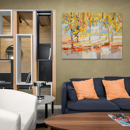 Cuadro_decorativo_abstracto_con_lago_reflejante_y_árboles_de_hojas_amarillas_y_rojas