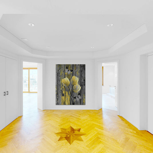 Tulipanes amarillos con mariposas sobre fondo rústico en blanco y negro