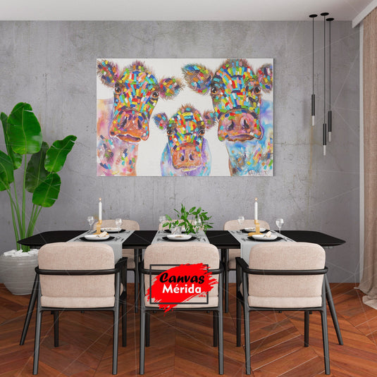 Pintura de Tres Vacas Coloridas en Estilo Abstracto