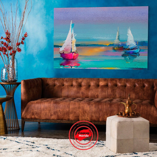 Pintura al óleo de barcos con velas en aguas tranquilas al atardecer