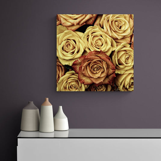 Rosas envejecidas en tonos dorados y marrones