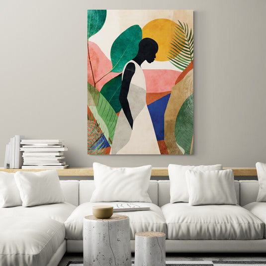 Silueta femenina abstracta entre formas geométricas y vegetación estilizada en arte moderno