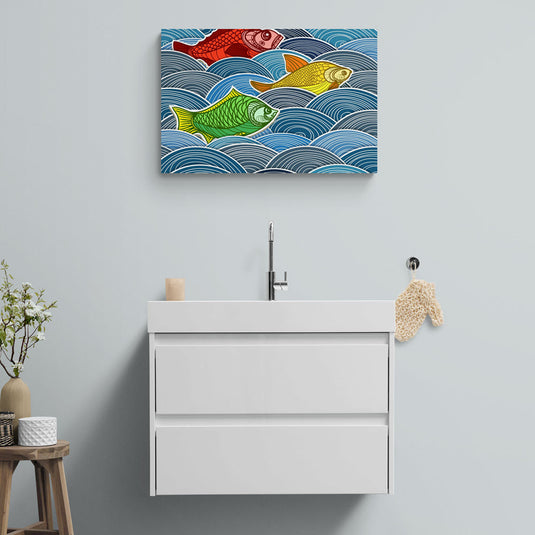 Ilustración colorida de tres peces estilizados nadando entre ondas azules