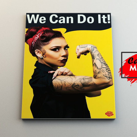 Cuadro decorativo feminista moderno – versión urbana de We Can Do It con mujer tatuada y estilo contemporáneo en fondo amarillo y negro