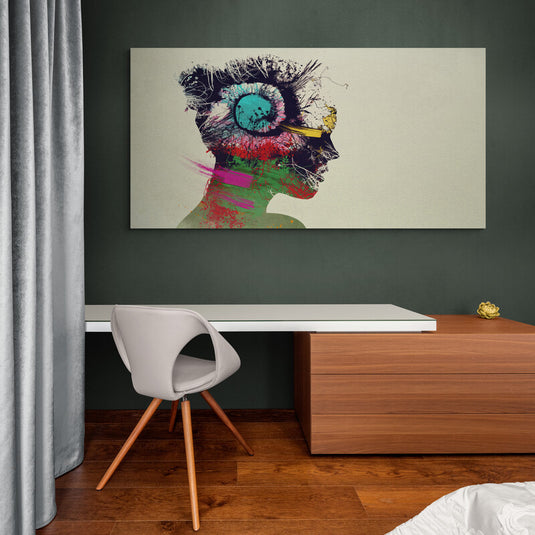 Cuadro abstracto de silueta con colores vibrantes.