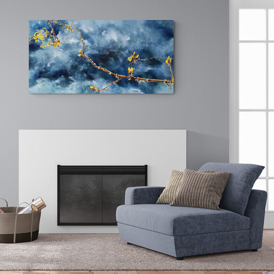 Pintura de ramas con brotes amarillos sobre fondo abstracto en tonos azul profundo