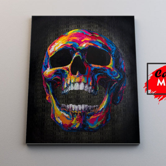 Cráneo humano expresionista con colores vibrantes sobre fondo oscuro en pintura contemporánea