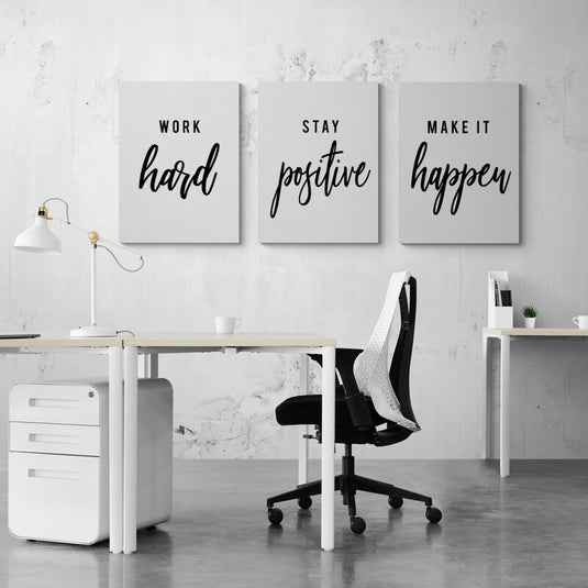 Tríptico decorativo minimalista con frases motivacionales: Work Hard, Stay Positive, Make It Happen arte tipográfico en blanco y negro para oficinas y espacios de estudio