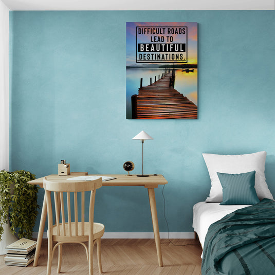 Cita inspiradora con muelle al amanecer
