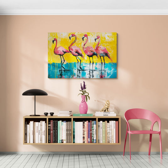 Pintura colorida de flamencos sobre fondo amarillo y azul para decoración moderna.