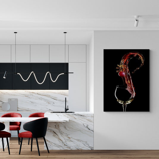 Cuadro decorativo de copa con vino en movimiento formando salpicadura elegante sobre fondo negro estilo moderno sofisticado dinámico