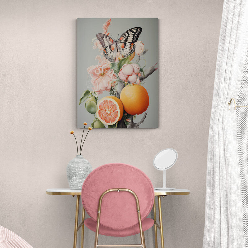 Pintura hiperrealista de una mariposa sobre flores y frutas cítricas.