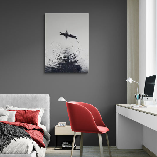 Cuadro decorativo minimalista en blanco y negro de silueta en bote con ondas en el agua estilo sereno y contemporáneo