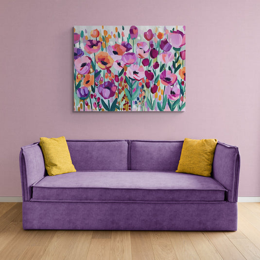 Pintura floral colorida en tonos púrpura y naranja para decoración moderna.