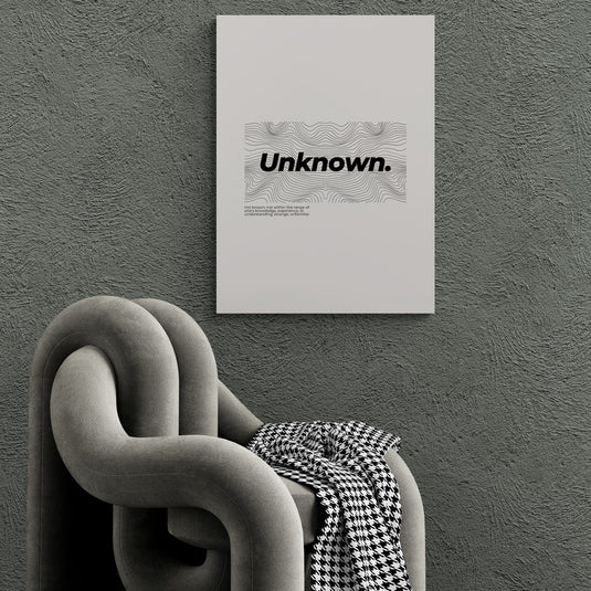 
Cuadro tipográfico con la palabra "Unknown" y diseño de ondas abstractas.


