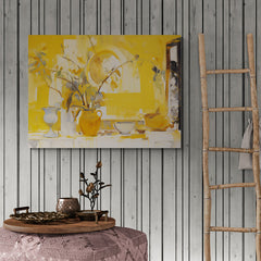 Pintura contemporánea de bodegón en tonos amarillos con jarrón y frutas