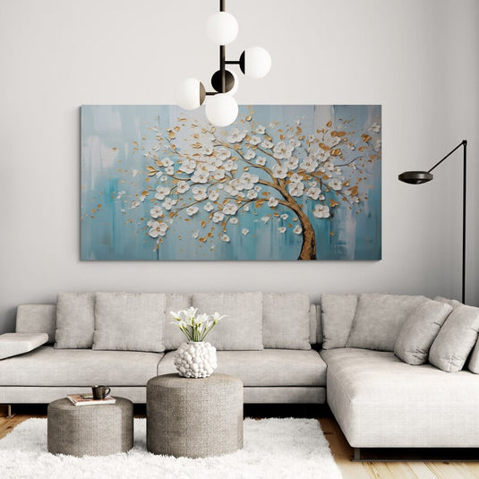 Árbol en Flor: Blanco y Oro sobre Azul Celeste