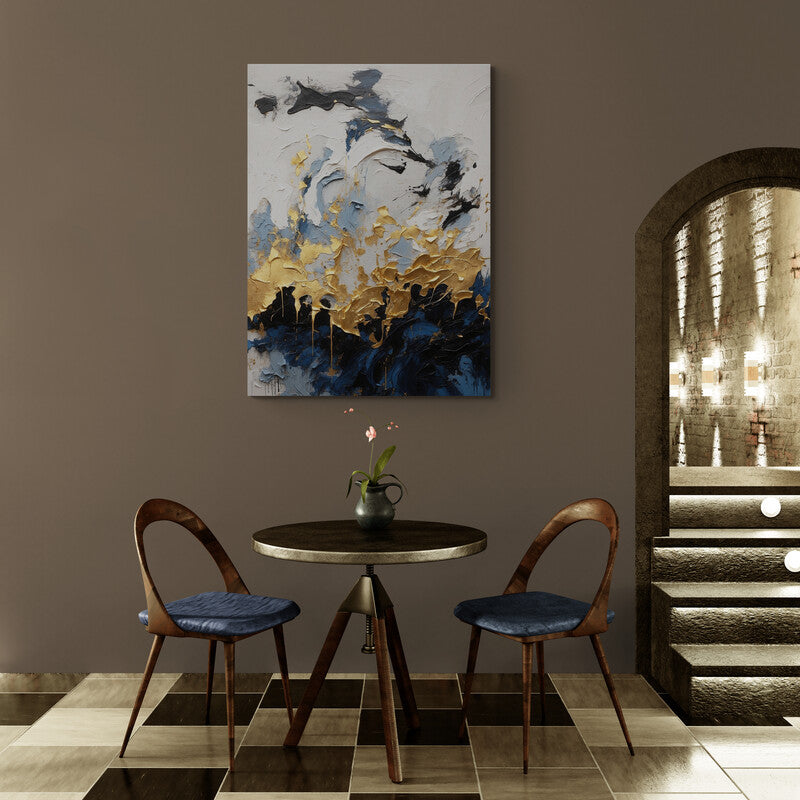 Arte abstracto con texturas en azul oscuro y detalles dorados metálicos