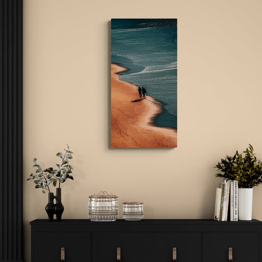 Huellas al Atardecer — Paseo junto al Mar