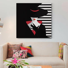 Ilustración de moda en estilo art deco con mujer elegante con sombrero y guantes negros contrastando con fondo de rayas