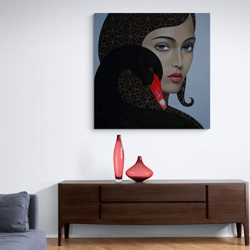 Cuadro decorativo de mujer y ganso: rostro femenino con fondo azul pálido, ganso negro con pico rojo integrado, y cabello café detallado con diseños artísticos
