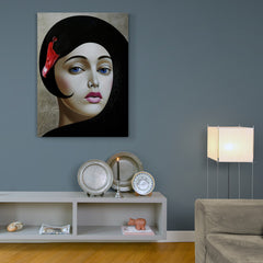 Cuadro decorativo con mujer de ojos azules fusionada con cisne negro de pico rojo sobre fondo beige