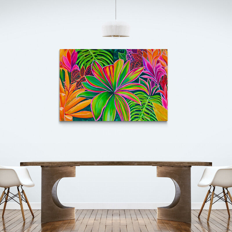 Pintura decorativa vibrante de hojas y flores tropicales con colores intensos y patrones detallados