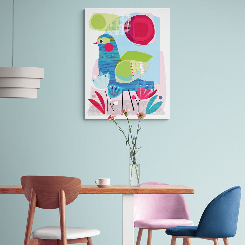 Ilustración de pájaro y flores estilizados con formas geométricas coloridas