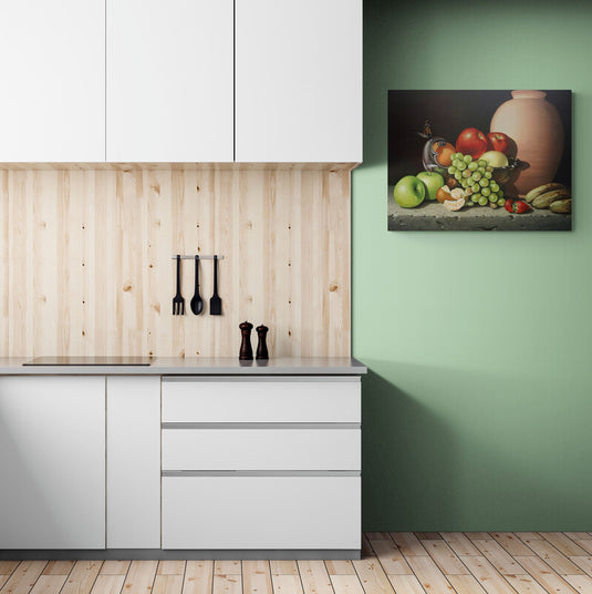 Pintura de naturaleza muerta con frutas variadas y mariposa