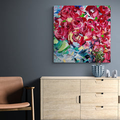 Pintura abstracta de rosas rojas con textura impasto y colores vibrantes.