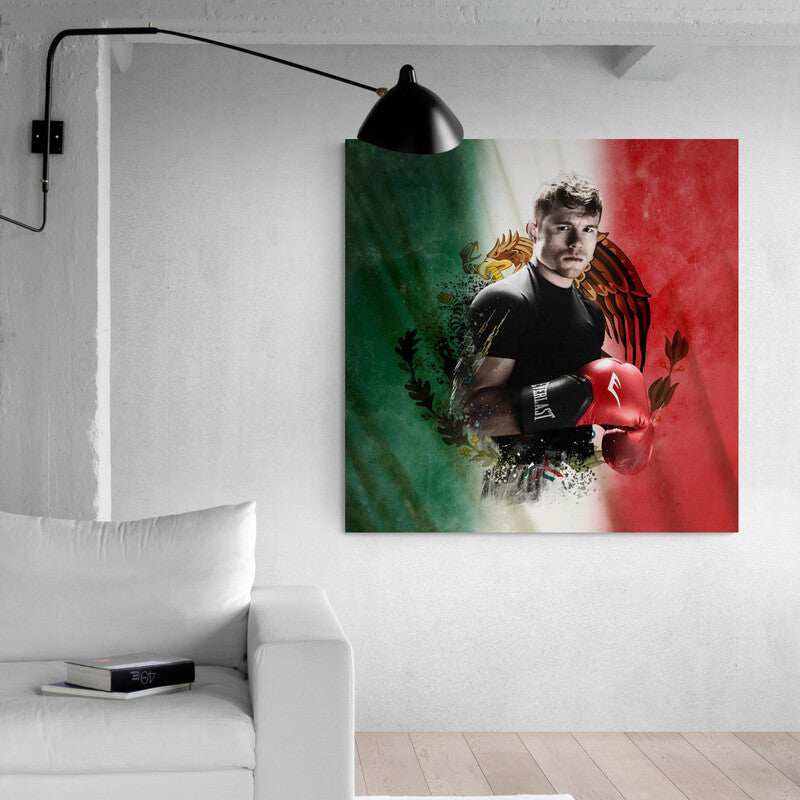 Retrato de boxeador con guantes rojos frente a bandera de México estilizada