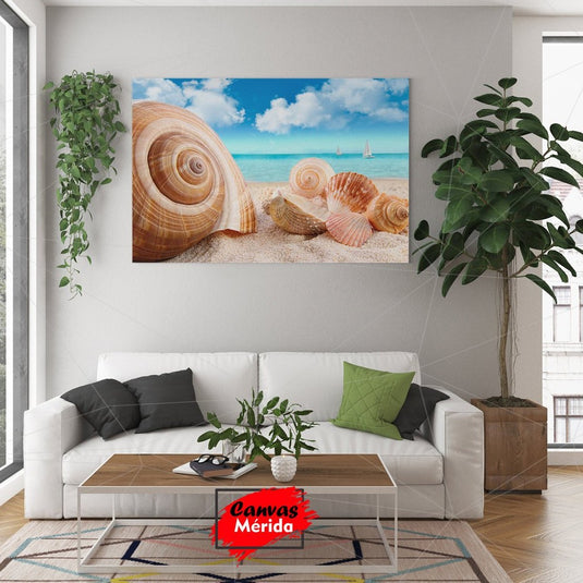 Pintura de conchas marinas en primer plano con veleros y mar turquesa al fondo