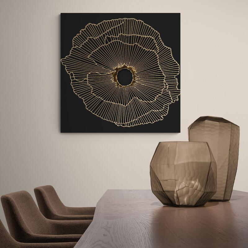 Arte geométrico de una forma floral abstracta en oro sobre fondo negro
