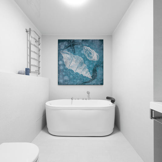 Arte texturizado con conchas y estrella de mar en tonos de azul profundo