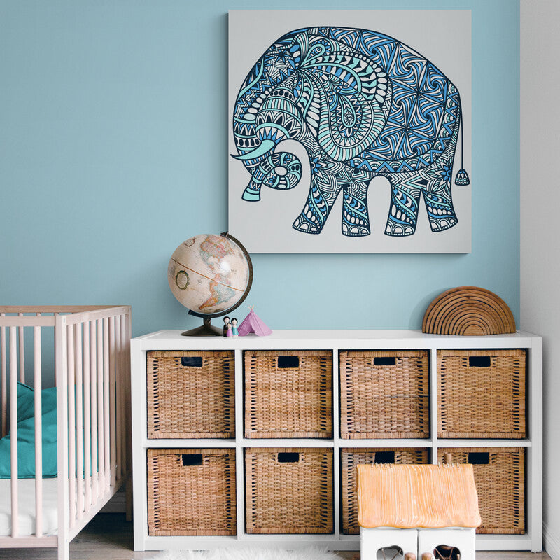 Elefante tribal en tonos azules con patrones detallados
