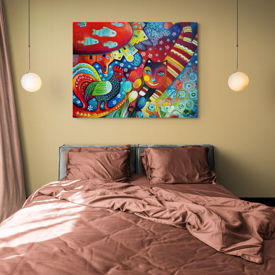 Pintura colorida y abstracta con gato, gallo y peces en estilo fantasioso