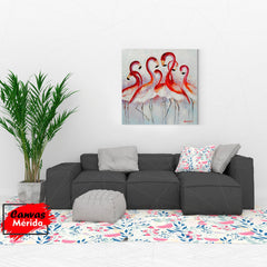 Flamencos rojos y blancos sobre fondo gris claro en cuadro decorativo