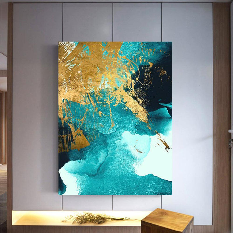 Abstracto de turquesa y oro con texturas que simulan patrones minerales y movimientos de agua