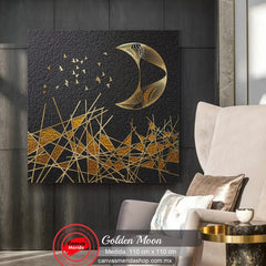 Cuadro abstracto con luna dorada y aves en un cielo nocturno sobre un paisaje geométrico en tonos negros y dorados
