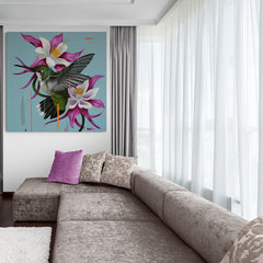Pintura de colibrí con flores de clematis en tonos rosas y blancos