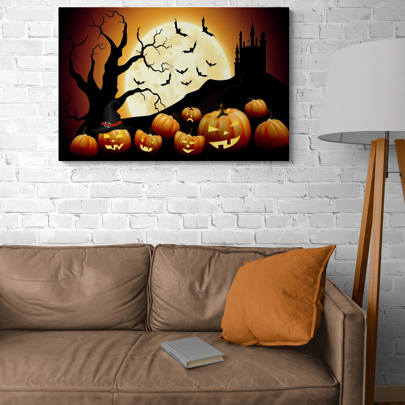 Ambientación de Halloween con luna grande, árbol sin ramas y castillo, rodeado de calabazas festivas