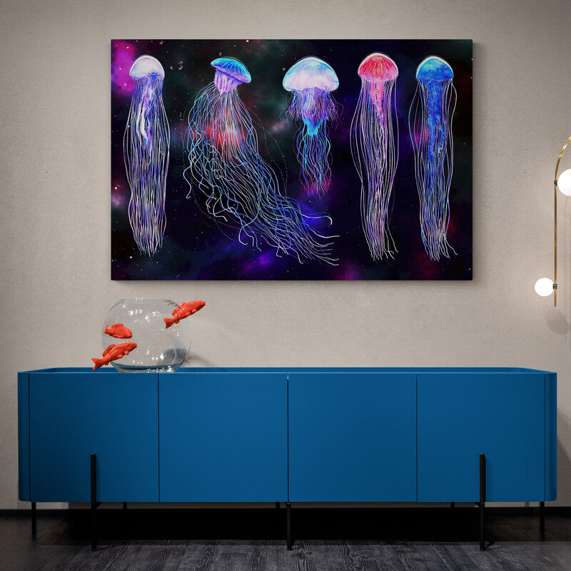 Ilustración artística de medusas de colores contra un fondo estelar