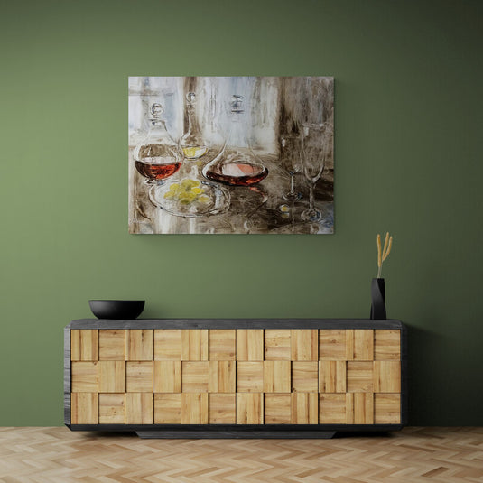 cuadro decorativo de copas y decantadores de vino con uvas – arte realista para comedor o cocina elegante