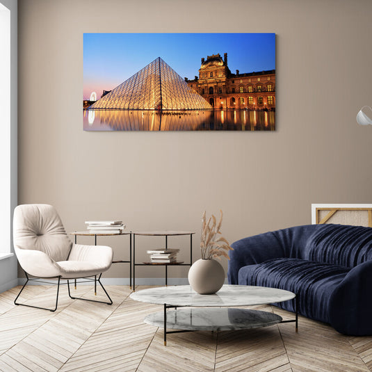 Cuadro decorativo de la Pirámide de Cristal del Louvre iluminada en París