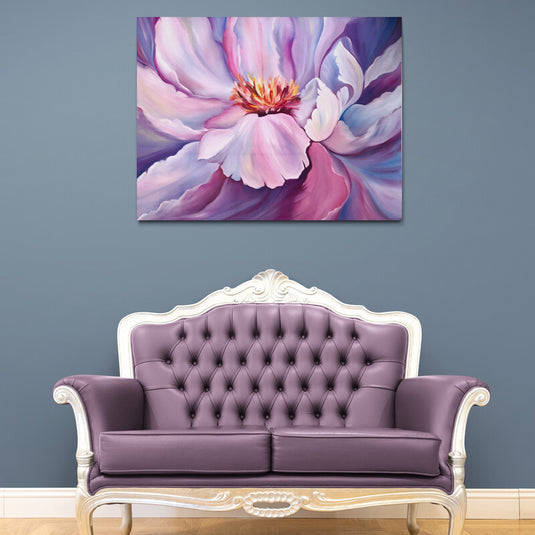 Flor en tonos pastel con centro ardiente pintura artística