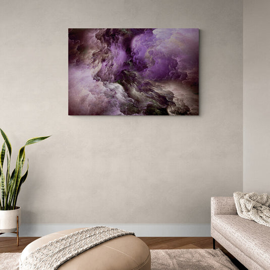 Pintura abstracta en tonos púrpura y negro inspirada en una nebulosa