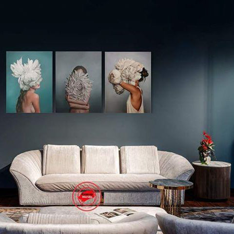 Set de cuadros con siluetas femeninas y flores blancas sobre fondos turquesa y grises