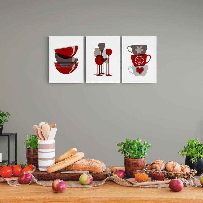 Set de cuadros decorativos en fondo blanco: tazones en rojo y café, copas variadas en rojo, café y azul, taza roja con diseño de corazón blanco, y taza café con flor.